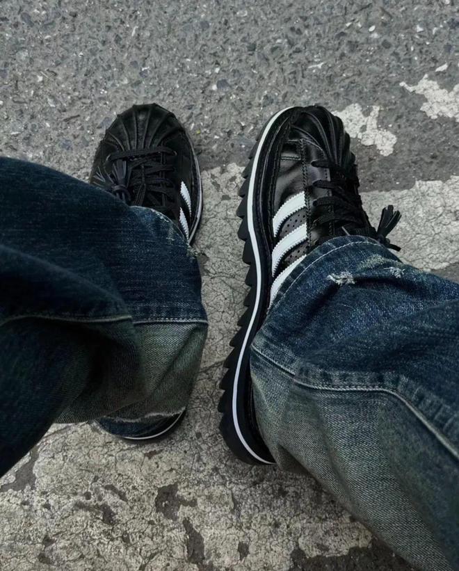 力股”SNEAKERS值得关注！！！千亿球友会极致黑才够帅！这4双“潜