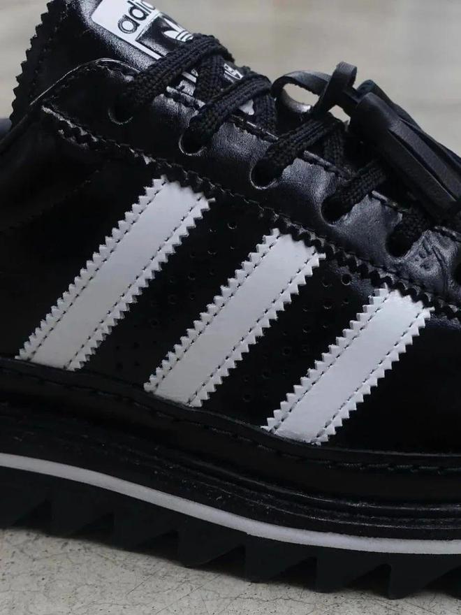 力股”SNEAKERS值得关注！！！千亿球友会极致黑才够帅！这4双“潜(图4)