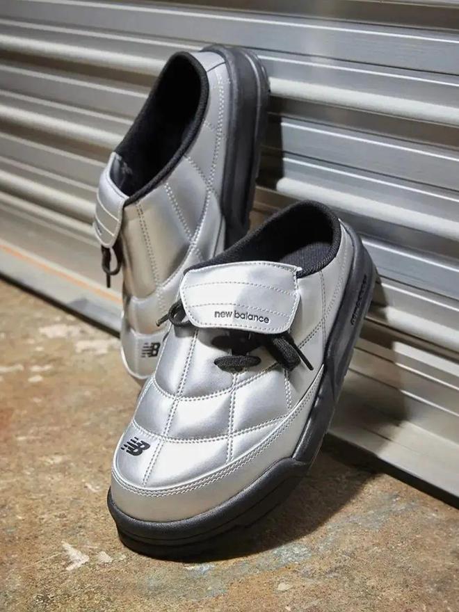 力股”SNEAKERS值得关注！！！千亿球友会极致黑才够帅！这4双“潜(图18)