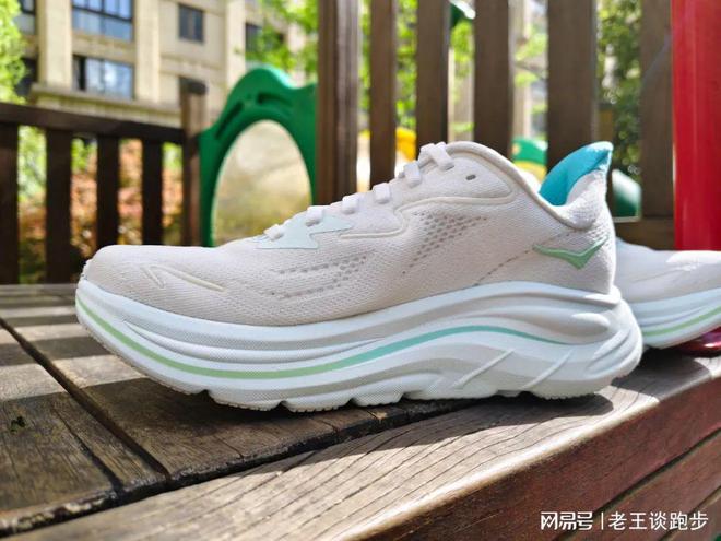 10：恰到好处的卓越跑鞋HOKA CLIFTON(图19)